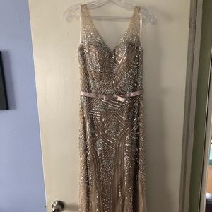 Prom/formal style dress